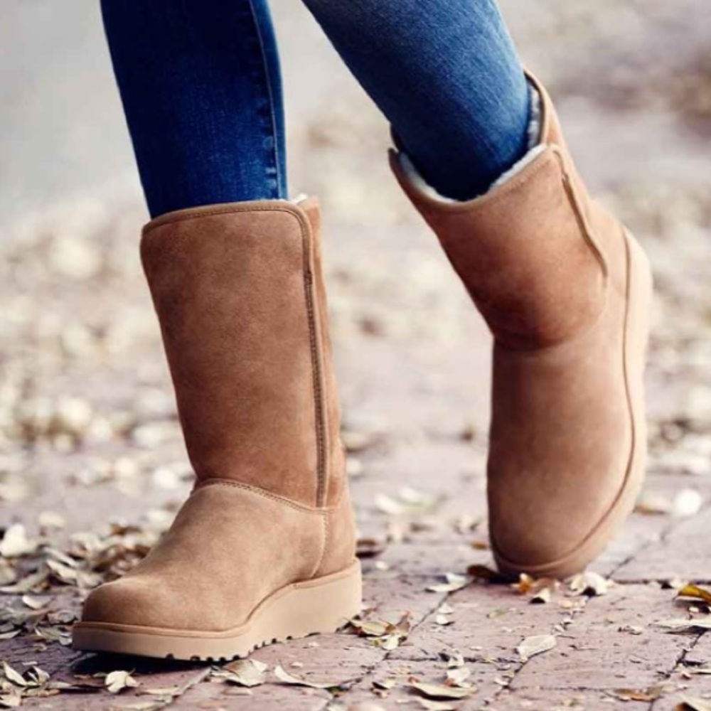 UGG | Classic Wedge Heel Amie Boot in Chestnut - Picture 2 of 8